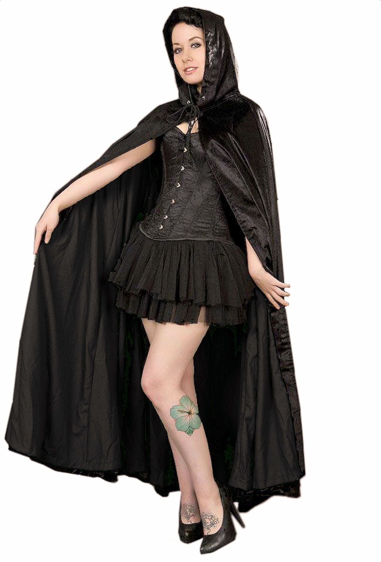 Victorian Capes and Cloaks: A Dramatic Fashion Statement